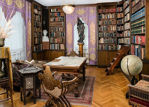 Karl Mays Bibliothek in seinem Radebeuler Wohnhaus